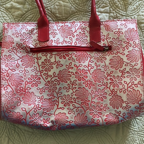 Red Leather Flowered Shoulder Bag - Picture 3 of 15